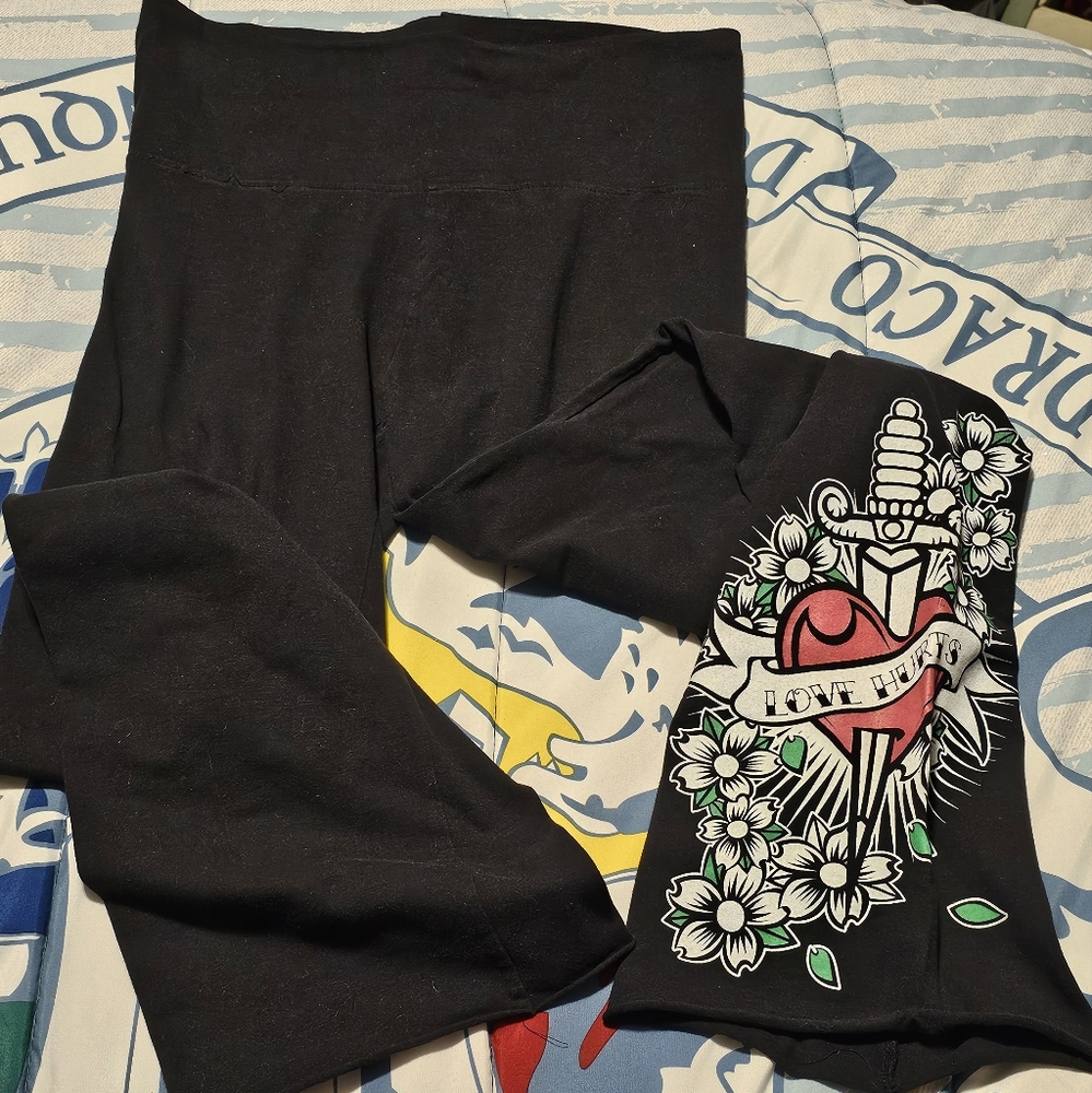 Cute legging type stretch pants with love hurts saying size medium